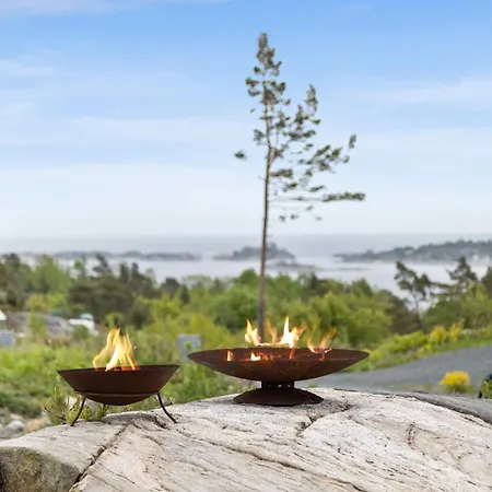 Seaside Escape - 10 Min To Ocean Feriehus Risør
