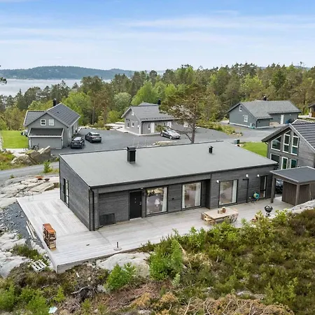 Seaside Escape - 10 Min To Ocean Semesterbostad